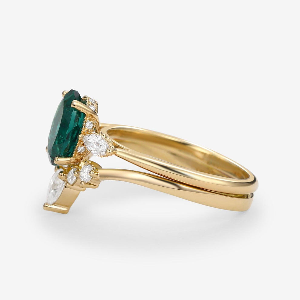 Vera's Grace | Vintage Oval Emerald & Moissanite Bridal Set 2pcs.