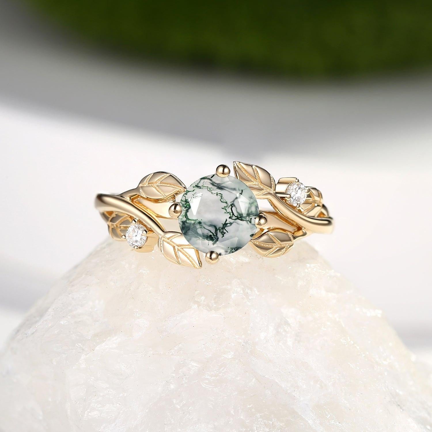 Gardenia Round Shaped Leaf Moss Agate Engagement Ring.