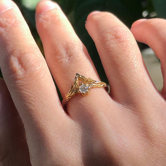 Angel’s Wing | V-Shaped Leaf Diamond Solitaire Wedding Band.