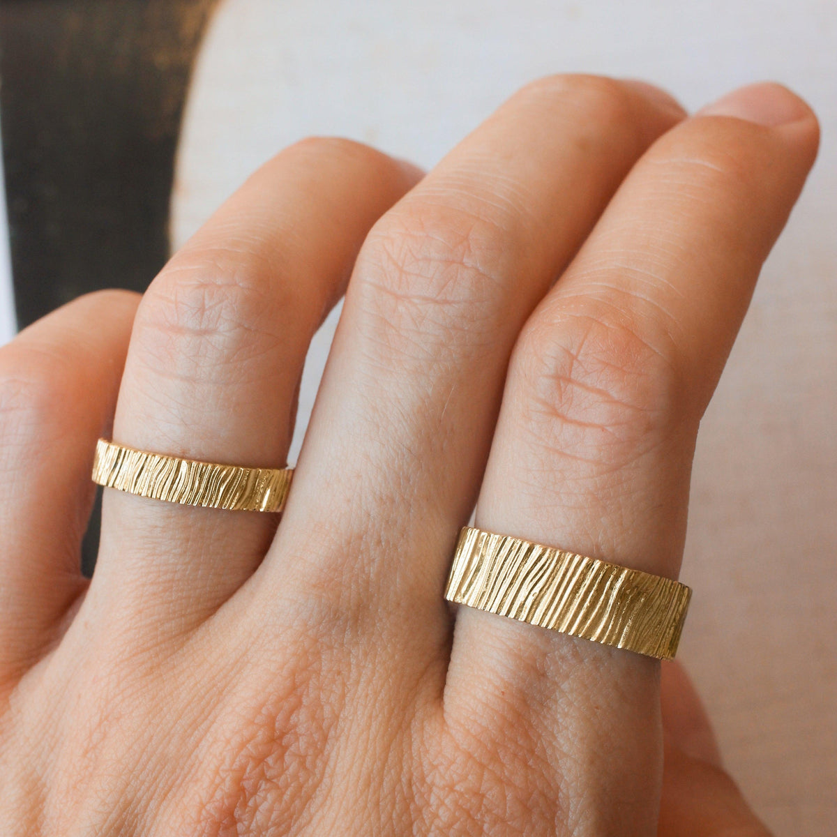 Oak Grain | 4MM Hand-Carved Wood Texture Men’s Wedding Band.