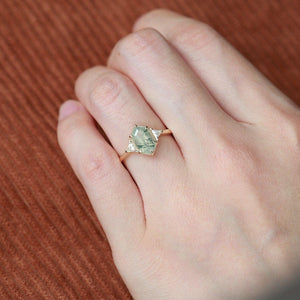 Vintage 1.5CT Geometric Moss Agate Three-Stone Ring.