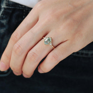 Vintage 1.5CT Geometric Moss Agate Three-Stone Ring.