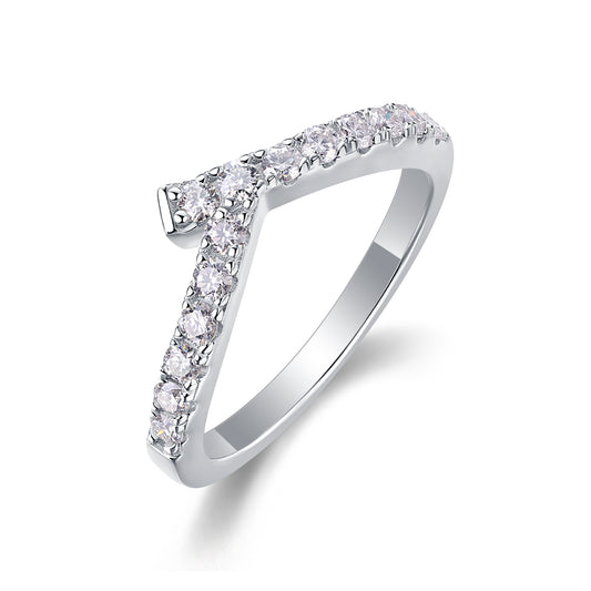 V-Shaped Half Eternity Stacking Ring - Stellaradorn