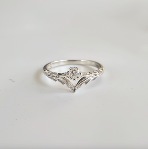 Angel’s Wing | V-Shaped Leaf Diamond Solitaire Wedding Band.