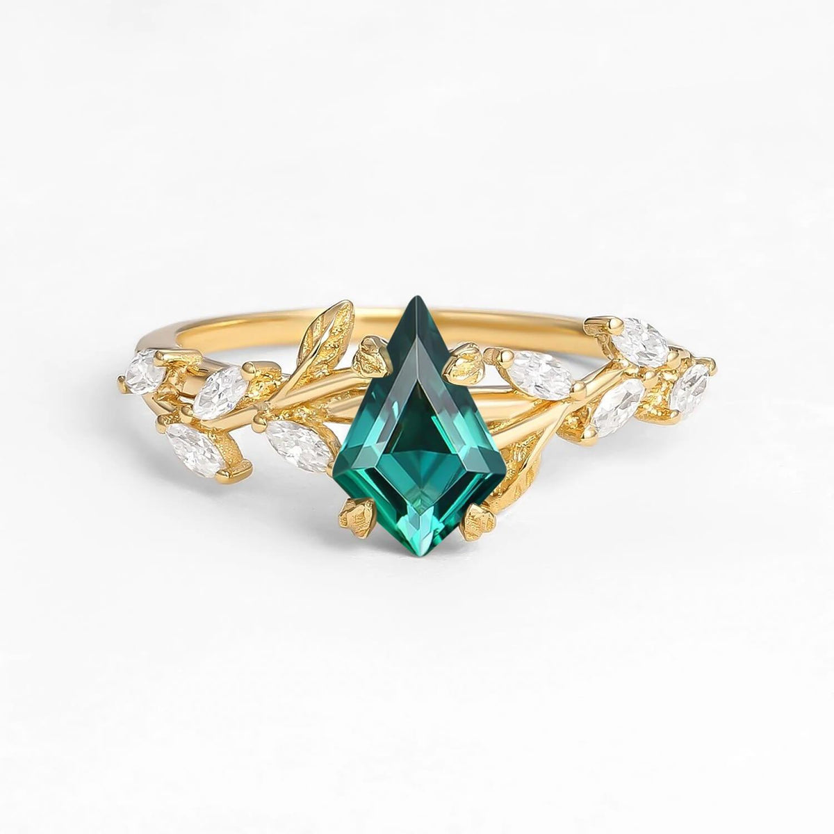 Verdiana’s Branching | Kite Cut Clear Moss Agate Engagement Ring.