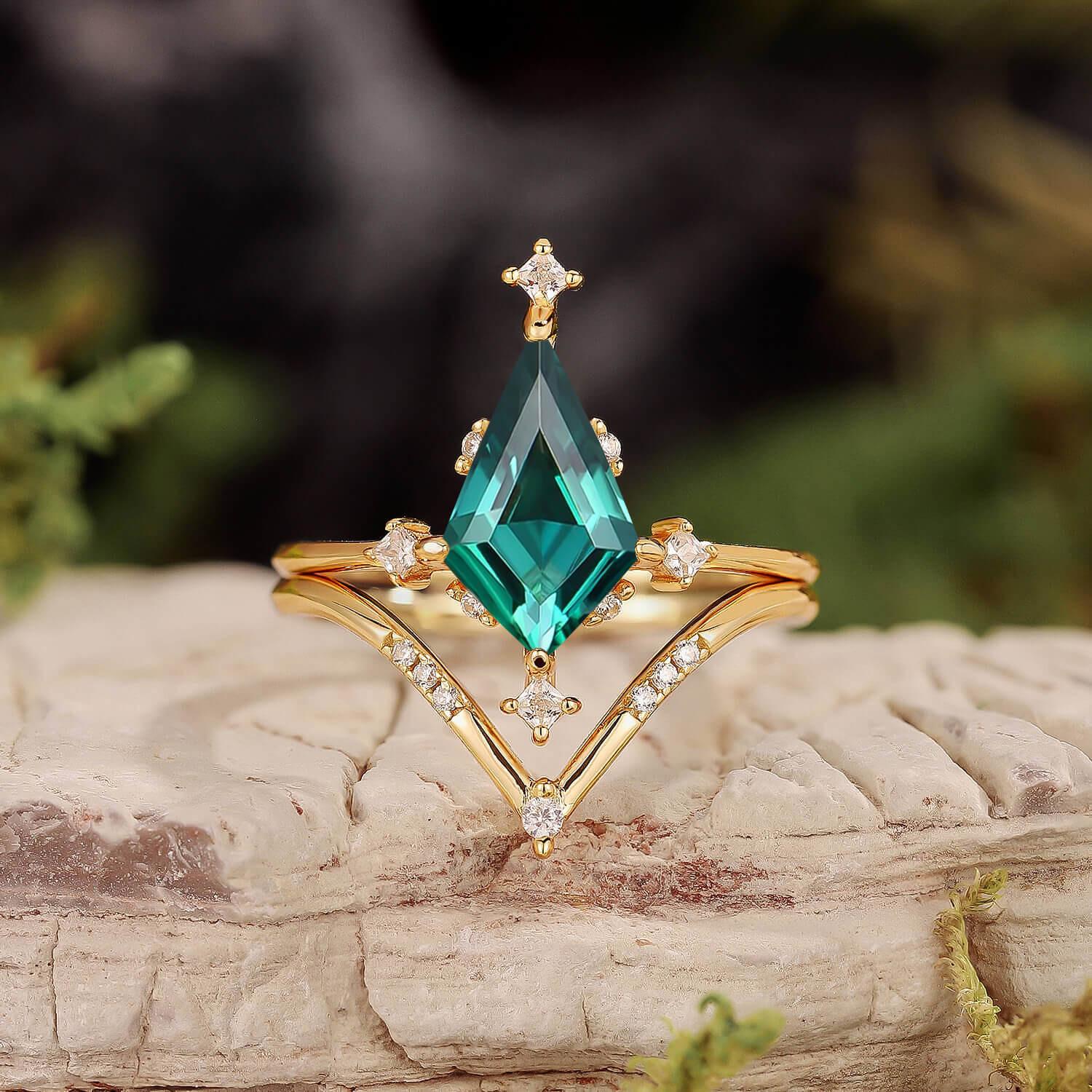 Nature Inspired Kite Cut Moss Agate Engagement Ring Set.