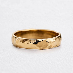 Liquid Flow | Unisex Wedding Band with Molten Texture.