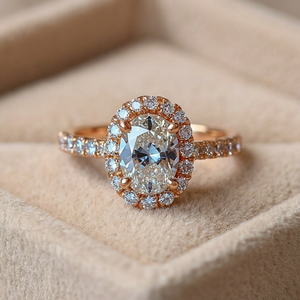 Odette‘s Halo | Oval Moissanite Ring in Morning Light.