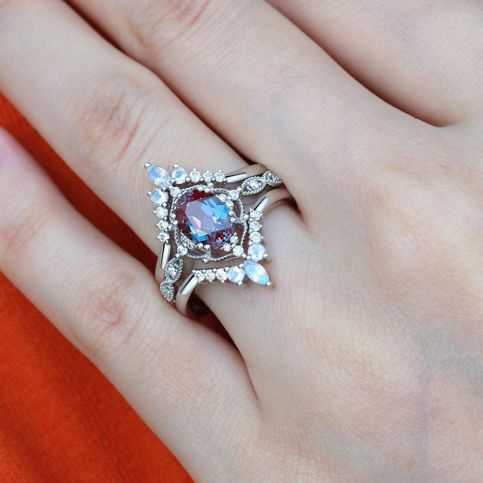 Luna’s Glow | Alexandrite & Moonstone Vintage Bridal Set 3pcs.