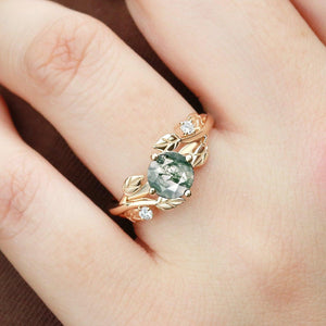 Gardenia Round Shaped Leaf Moss Agate Engagement Ring.