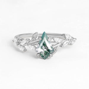 Verdiana’s Branching | Kite Cut Clear Moss Agate Engagement Ring.