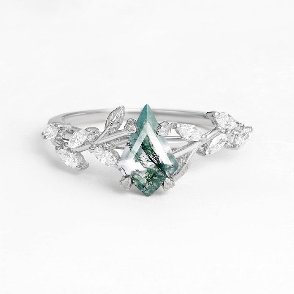 Verdiana’s Branching | Kite Cut Clear Moss Agate Engagement Ring.