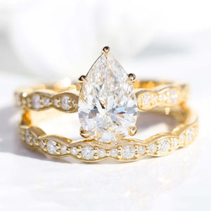Lyra's Spark | 2CT Classic Pear Diamond Bridal Set 2pcs.