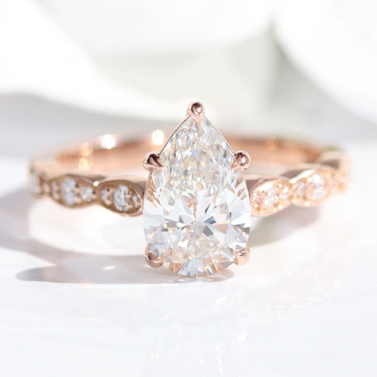 Lyra's Spark | 2CT Classic Pear Diamond Bridal Set 2pcs.