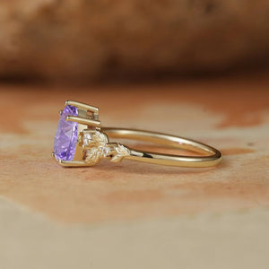 Daisy Promise｜Pear Shaped Purple Sapphire Engagement Ring.