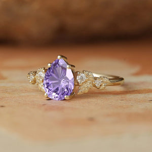Daisy Promise｜Pear Shaped Purple Sapphire Engagement Ring.