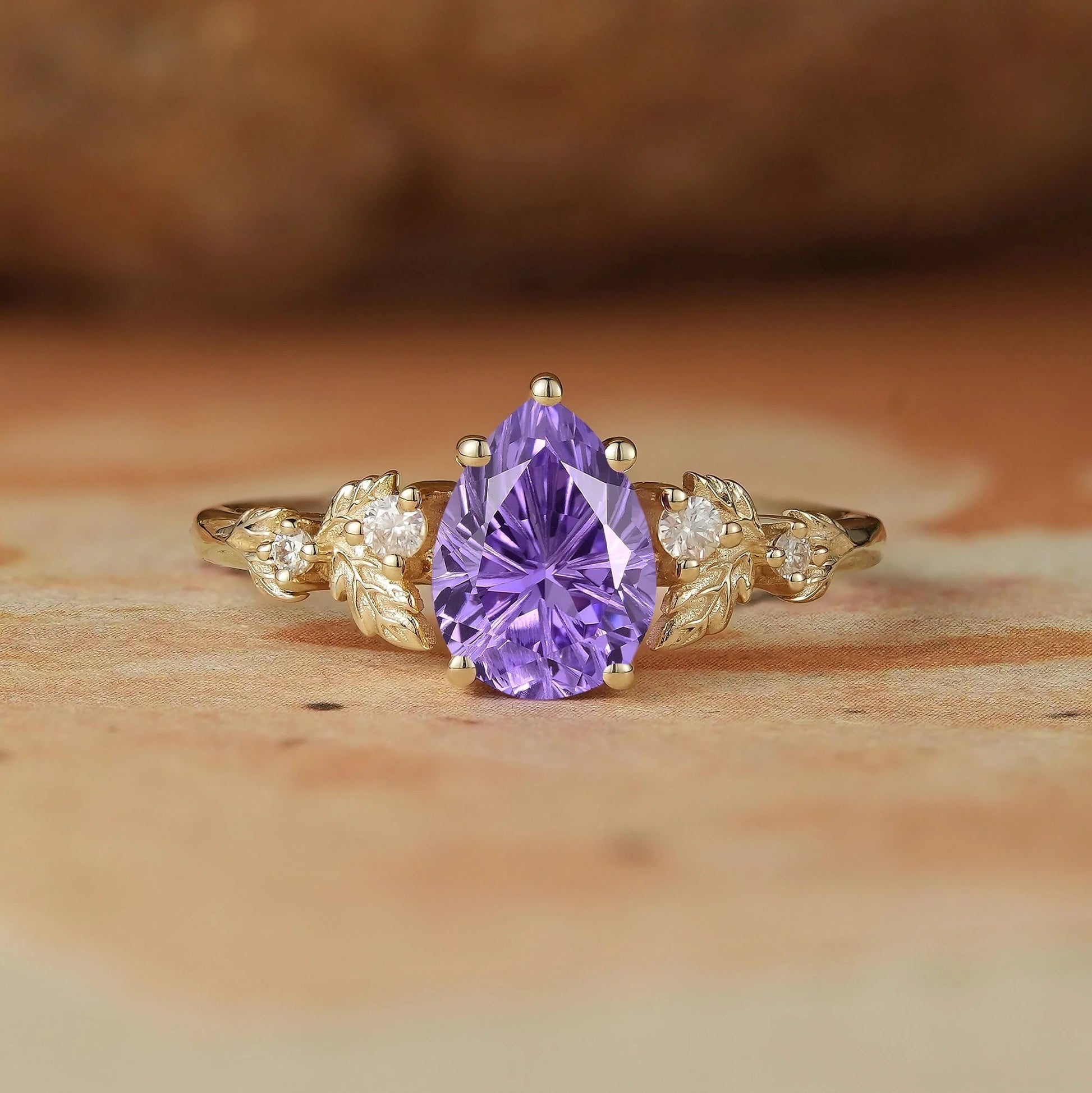 Daisy Promise｜Pear Shaped Purple Sapphire Engagement Ring.