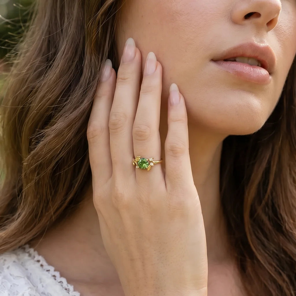 Lumière’s Verde | Round Cut Peridot Vine Engagement Ring