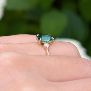 2CT Emerald Cut Green Gemstone Leafy Engagement Ring.