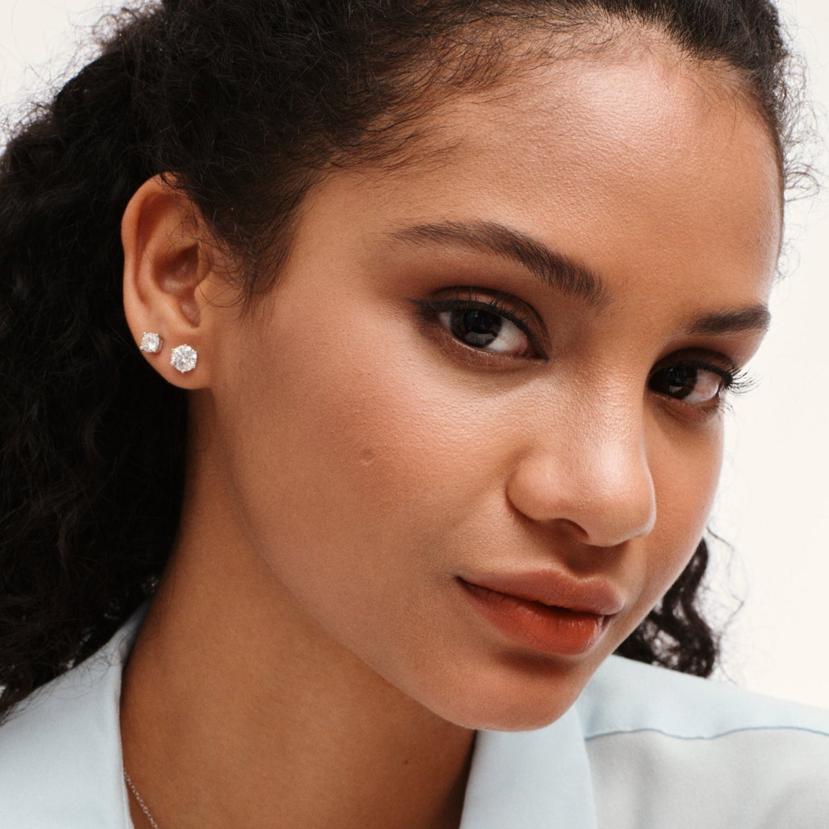 Round 6 Claw Sparkle Solitaire Stud Earrings - Stellaradorn