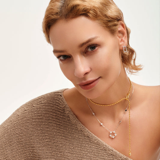 Gleaming Square Stud Earrings - Stellaradorn