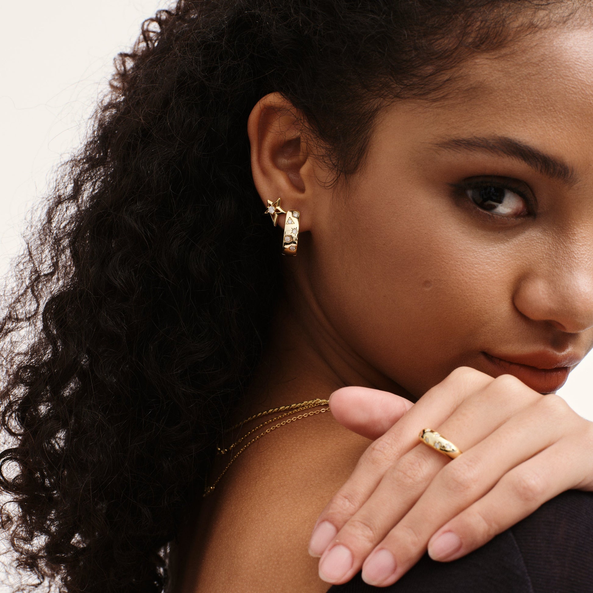 Radiant Starlight Hollow Stud Earrings - Stellaradorn