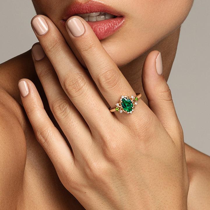 Elysia‘s Veil | Oval Vintage Green Solitaire Ring.